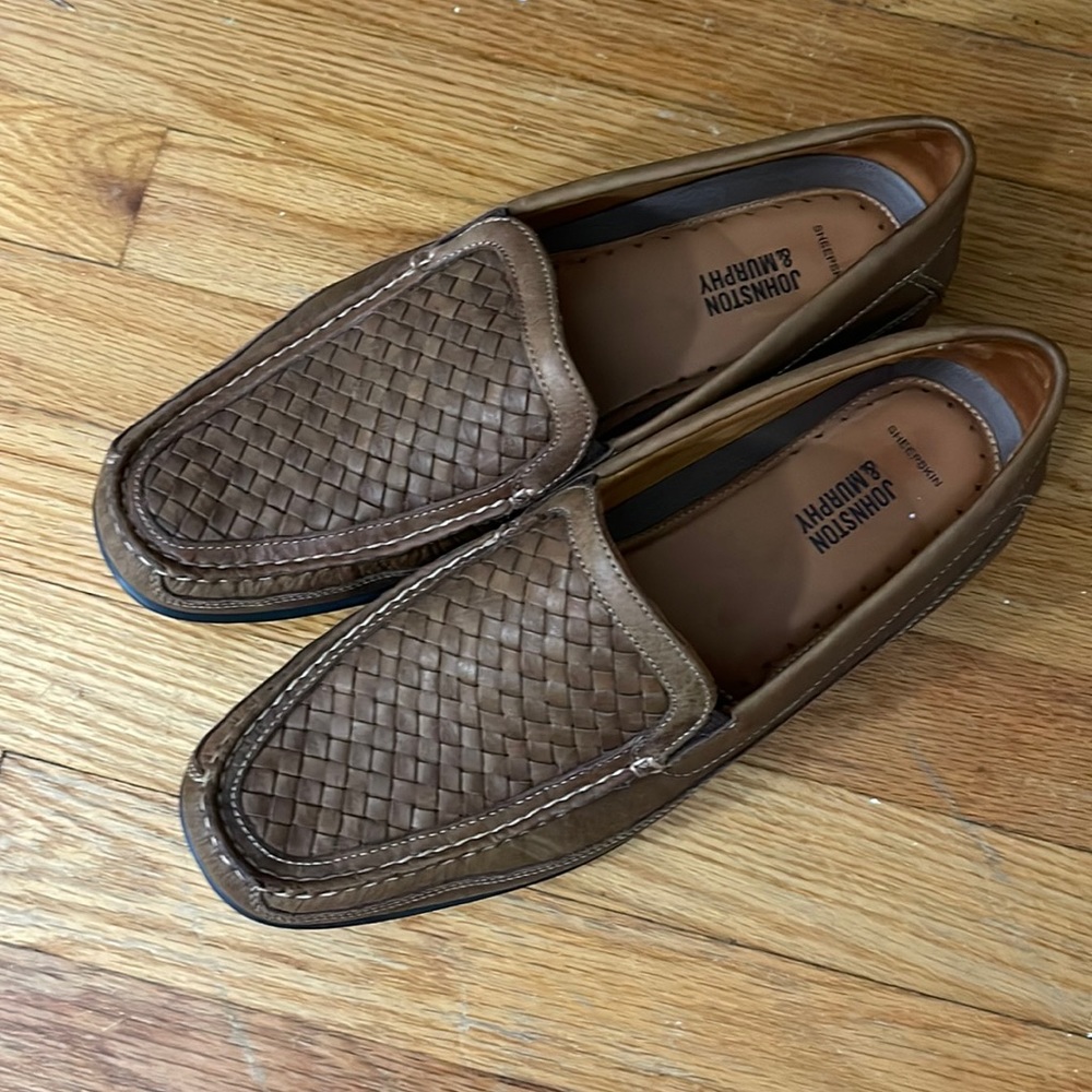 Johnston and Murphy. Sheepskin/leather light brown. Like new condition.S 10 1/2.